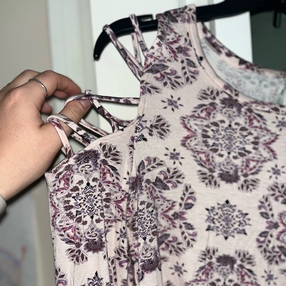 Pink Long-Sleeve with Open Shoulder from Mudd - Picture 3 of 3